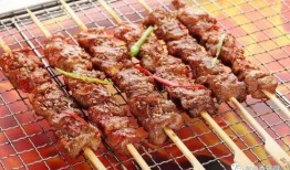 爆料烧烤老板是谁呀视频,火爆网络“爆料烧烤老板”身份之谜